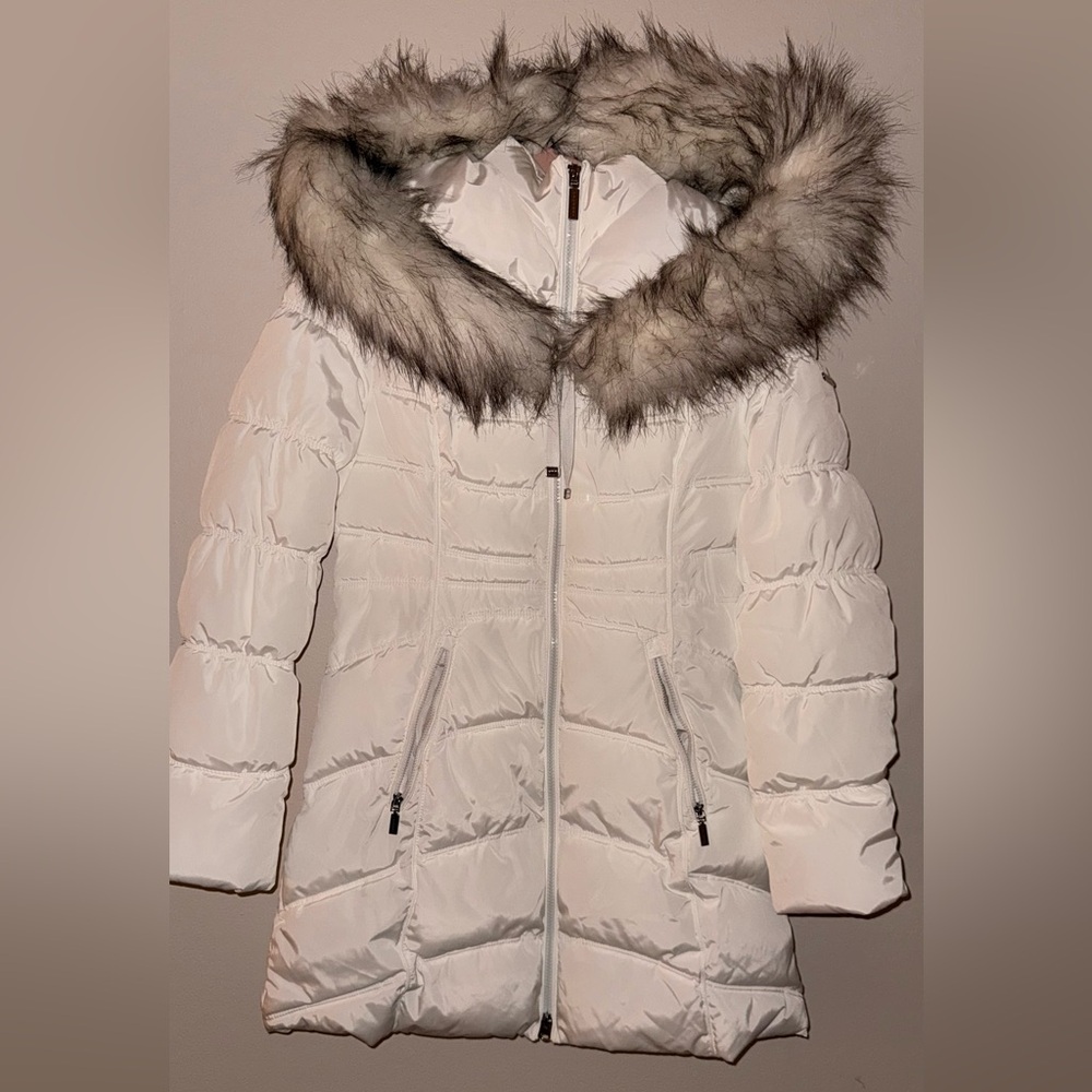 Laundry By Shelli Segal White Puffer Coat with Faux Fur Trim